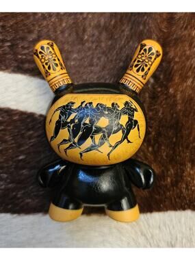 Rare Kidrobot The Met 3" Showpiece Dunny - Greek Panathenaic Amphora